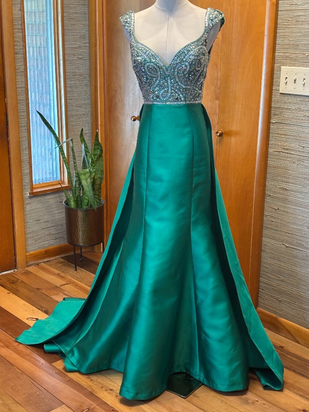 Mac Duggal Stunning Green Evening Gown